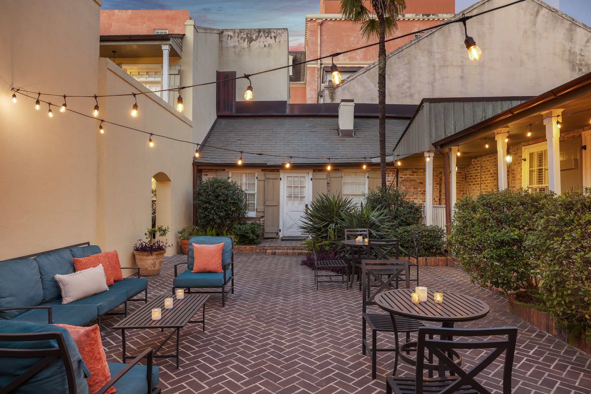 Dauphine Orleans Hotel, hotel, bar, wedding venue in New Orleans
