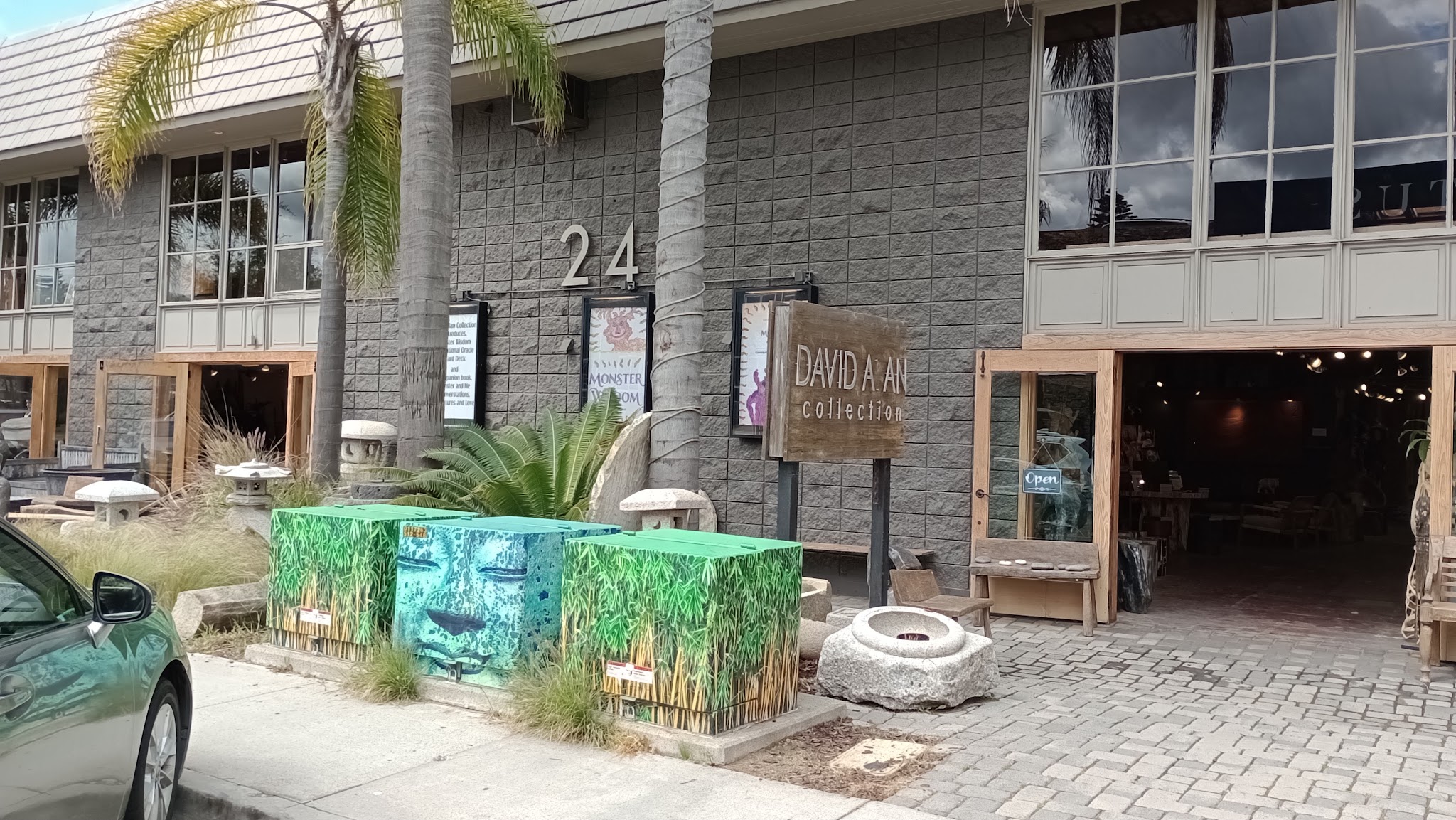 S Cedros Ave, photo 5 of 8