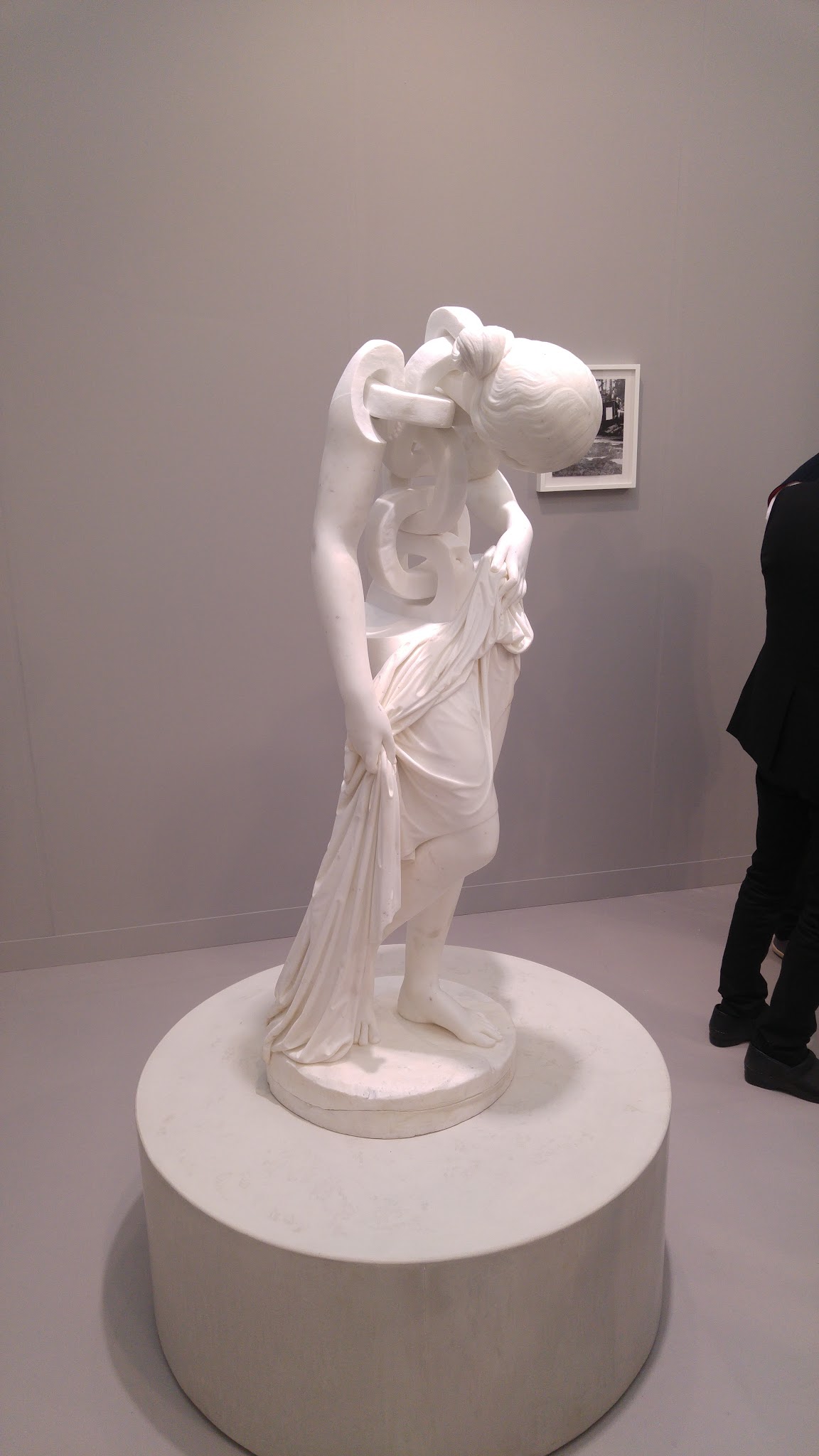 Frieze, photo 4 of 5