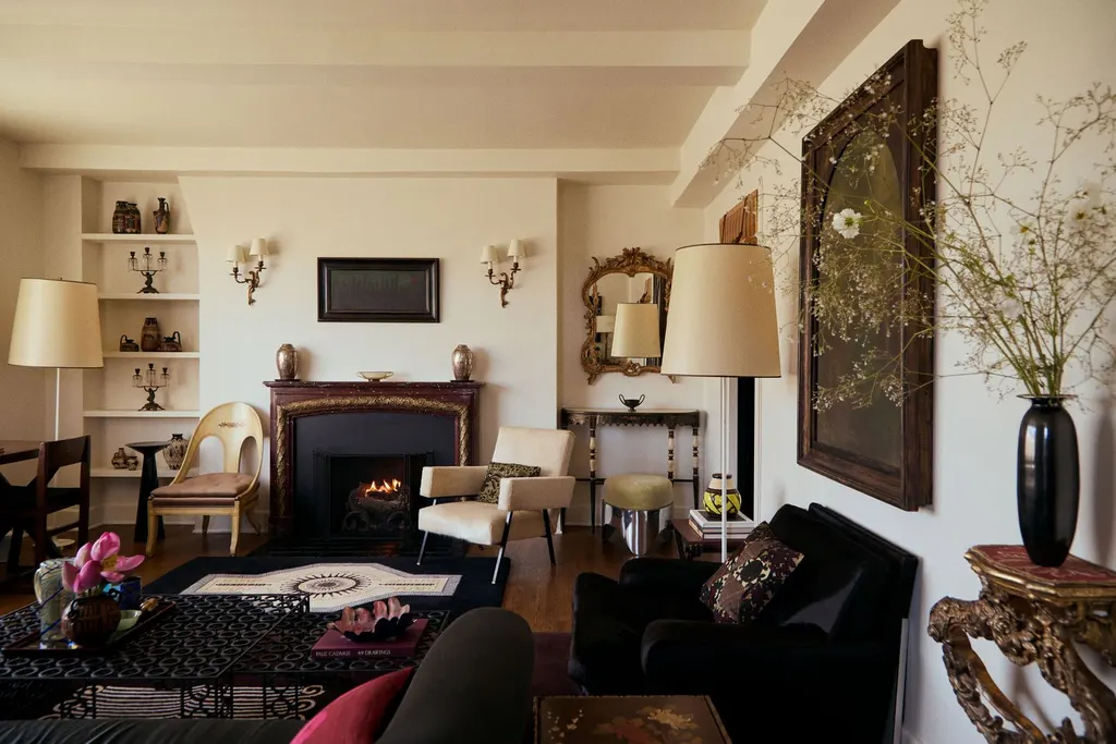 Inside stylist Colin King's layered prewar apartment in Chelsea, Manhattan, photo 2