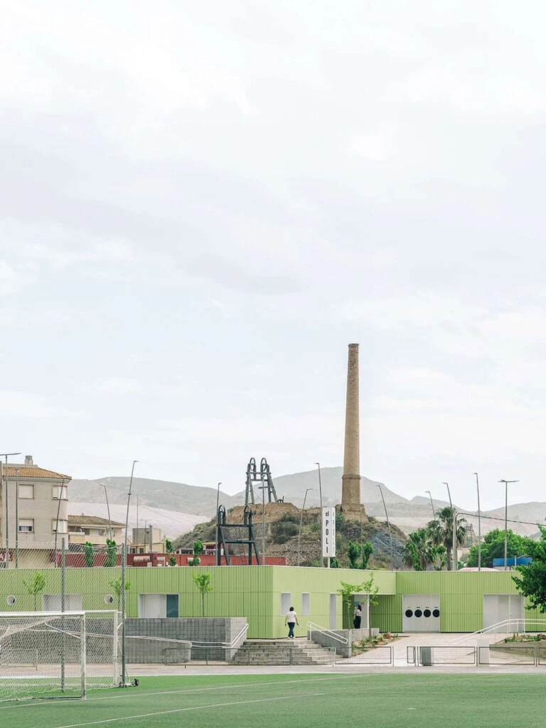 A lime-green welcome for a sports ground in Murcia, photo 2