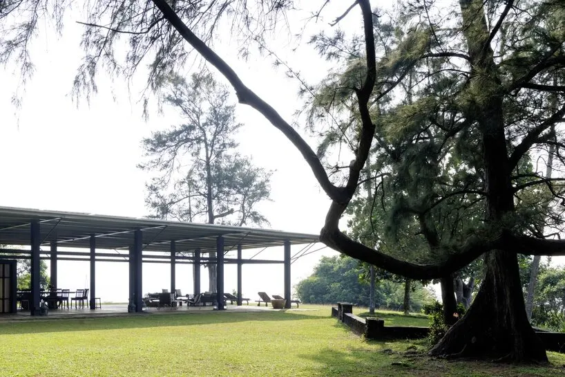exterior view, House for Pradeep Jayewardene, Mirissa, Sri Lanka, image by Iwan Baan, 2026 | image © Iwan Baan