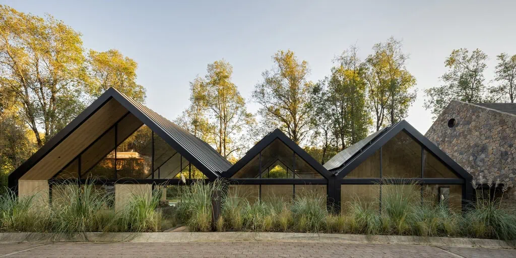 Chain + Siman has completed a weekend home in Mexico City