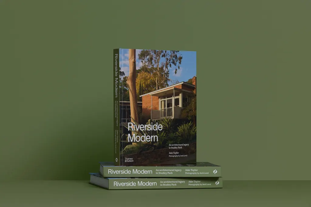 Riverside Modern is a book about Studley Park in Melbourne