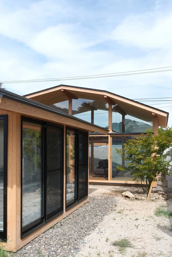Enter-Archi has created a house in Japan with a broken-pitch roof
