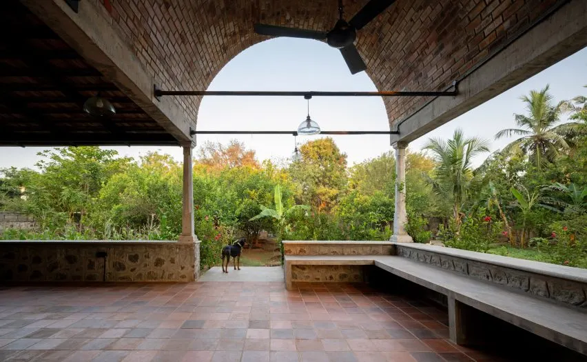 A barrel-vaulted roof crowns the gathering space
