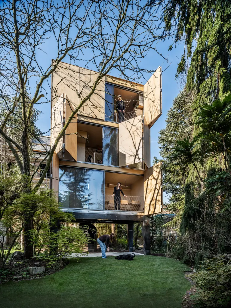 Its design is modelled on a legged wardrobe