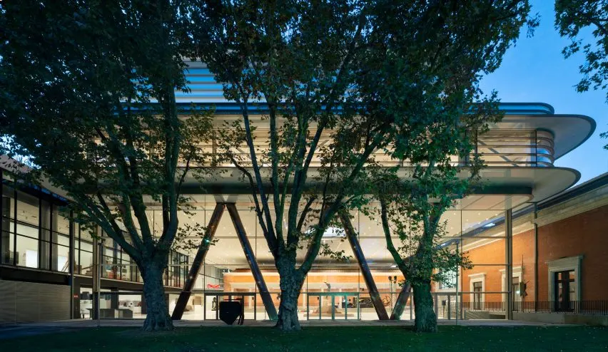 V-shaped steel columns support the structure