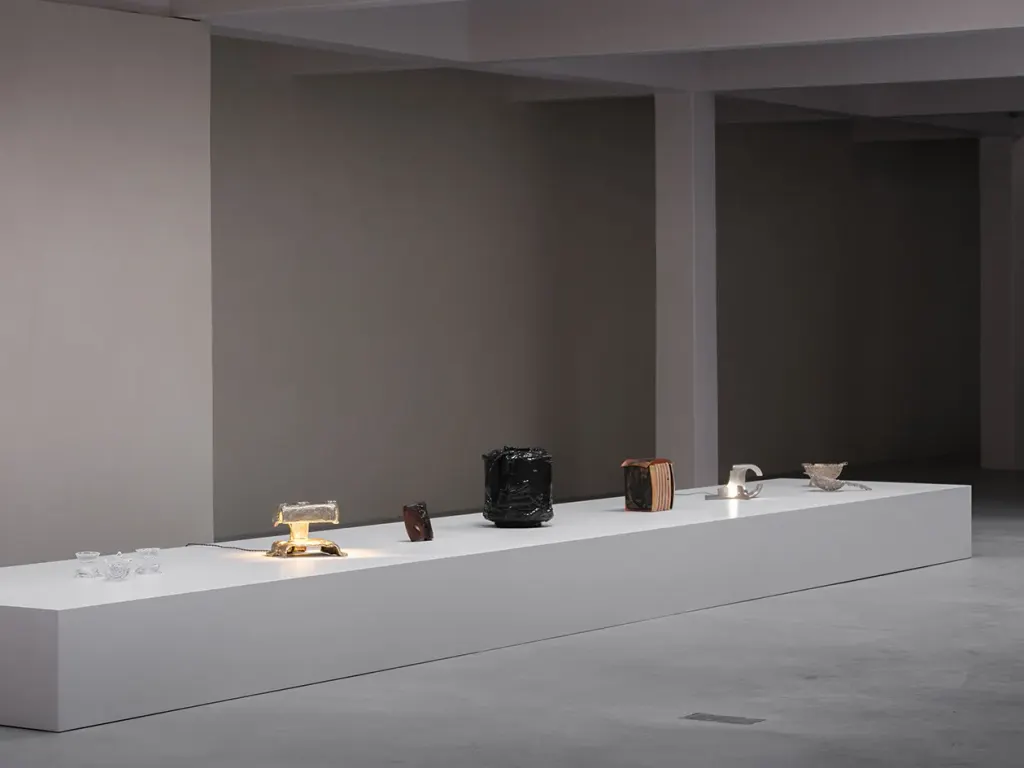 The Get gallery interior, minimalism by glenn sestig