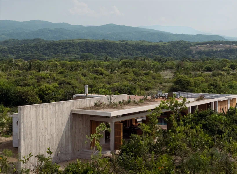 A house that turns inward on the Oaxacan coast, photo 4