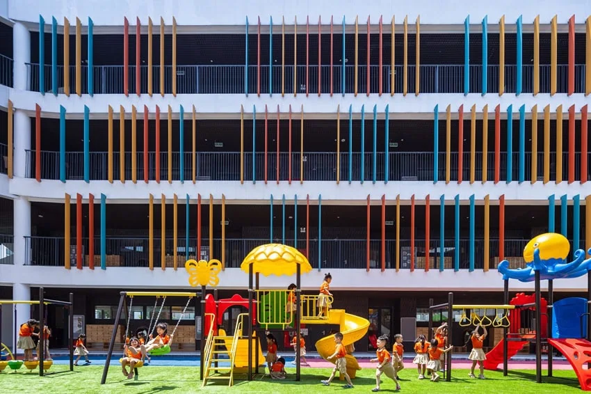 A kindergarten built around its playground in Hanoi, photo 4