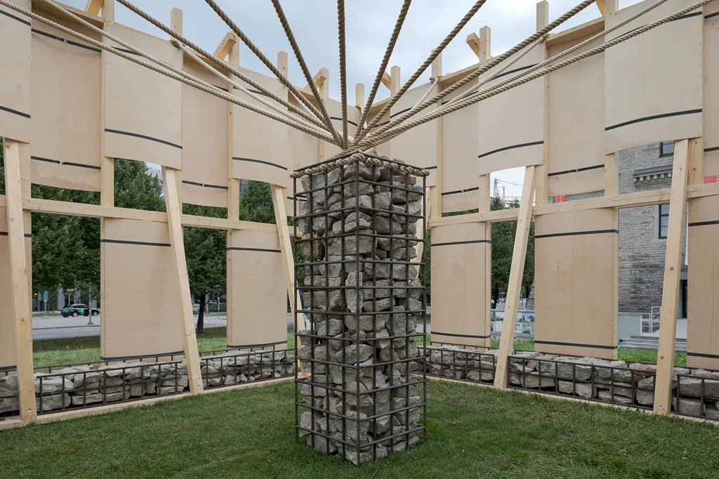 Limestone ballasts the structure