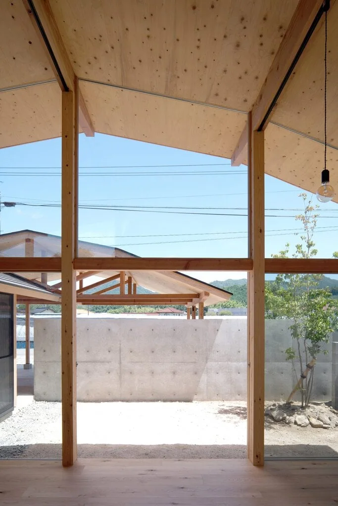 Courtyards flank the central living space