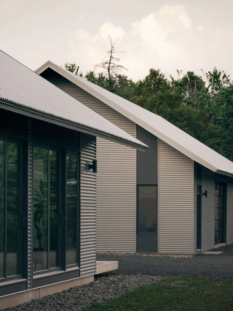Chappell led the construction of the home based on Gandhi's designs