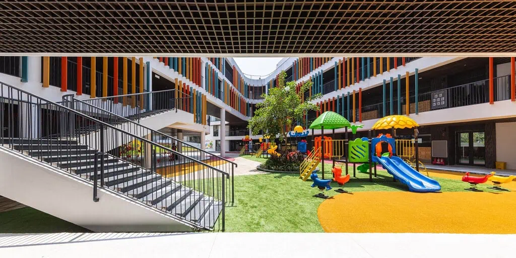A kindergarten built around its playground in Hanoi, photo 5