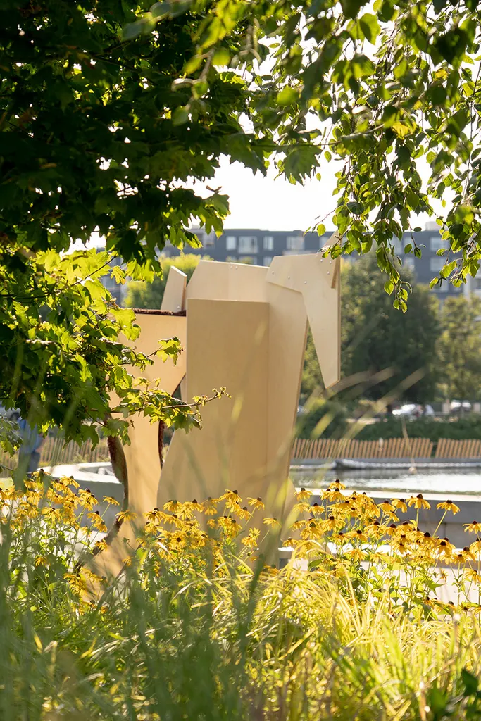 side view of Gate Horse, with a paper-cut feeling