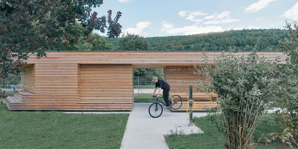 A timber cycling rest station on the D9 route in Burgsinn, Germany, photo 5