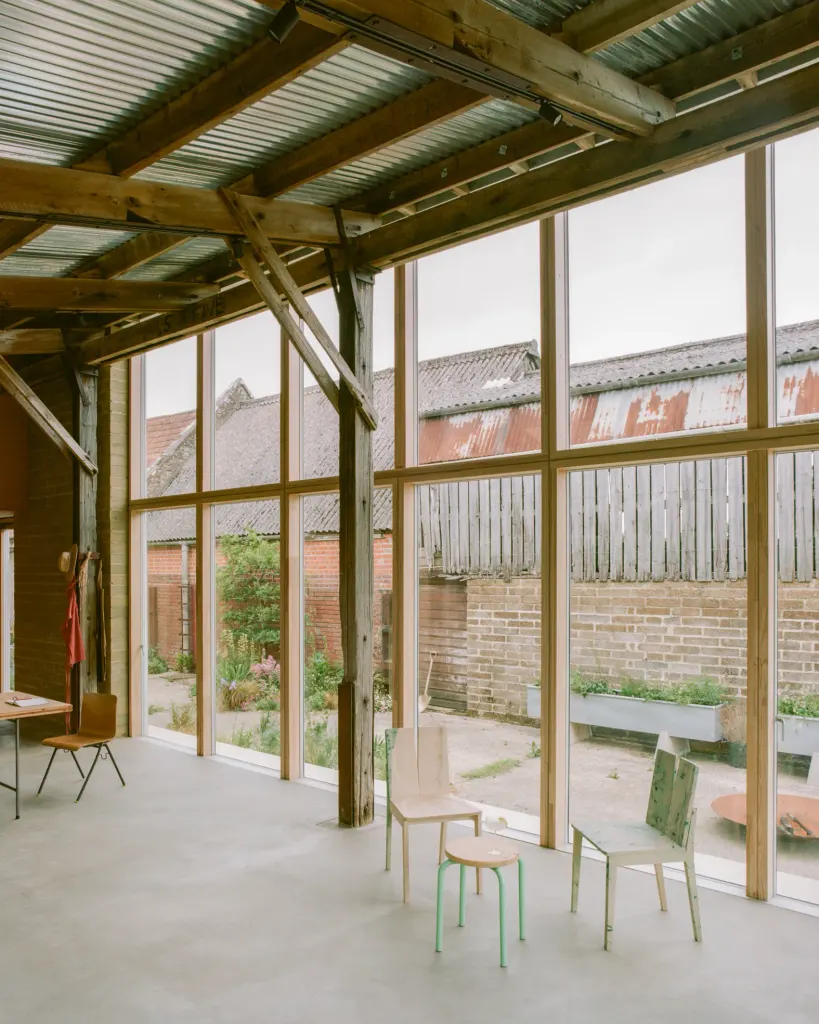 South Barn by Je Ahn / Studio Weave