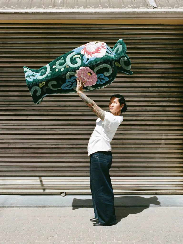 Brussels artist Shishi San's tufted wool vessels inspired by Chinese ceramics, photo 6