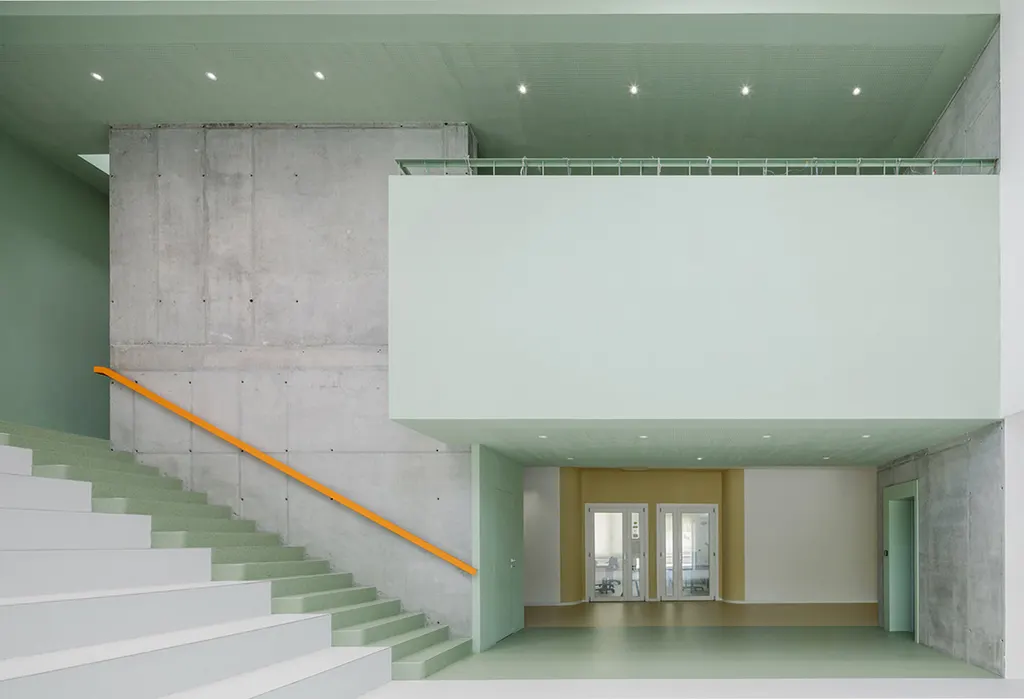 Leicho architettura's aluminium-clad school in Sinnai, Sardinia, photo 6