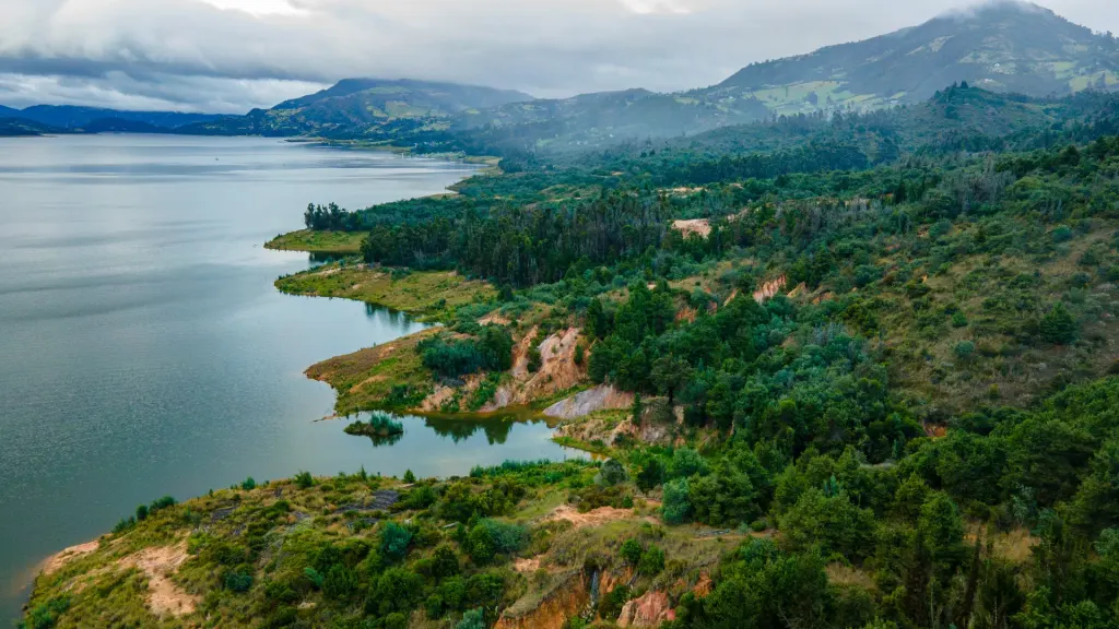 "Nearby, the sacred Laguna de Guatavita inspired the legend of El Dorado, where a Muisca ruler was said to make gold offerings to the lake."