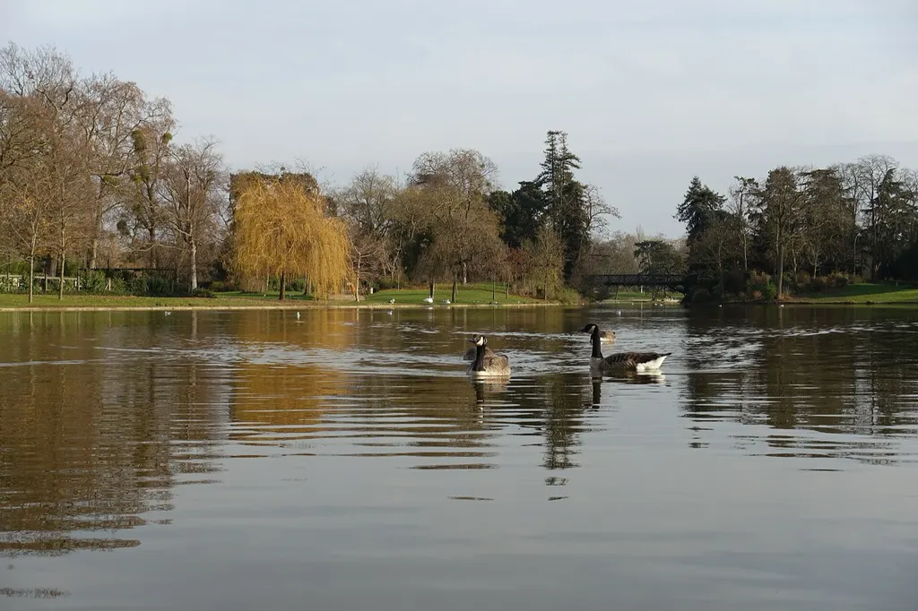 Lac Daumesnil in the Bois de Vincennes