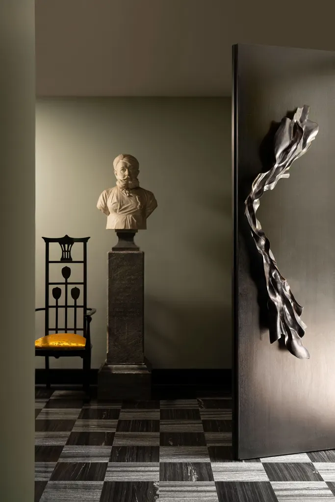 Inside designer Vikram Goyal's Art Deco villa in New Delhi, photo 7