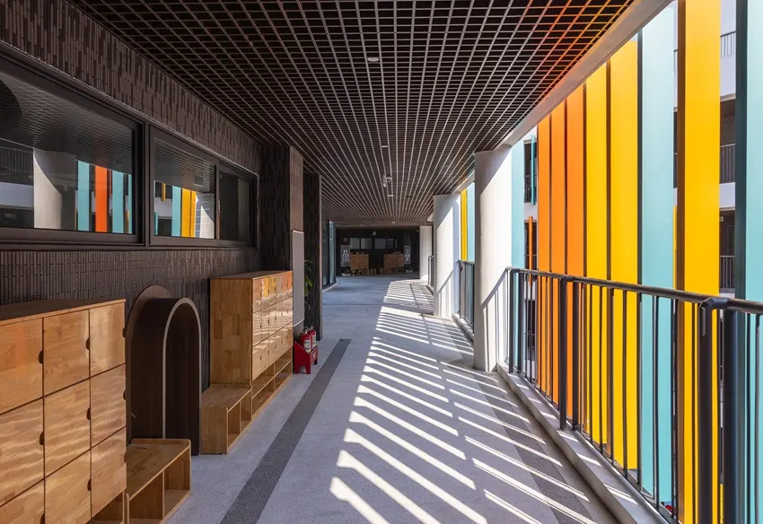 A kindergarten built around its playground in Hanoi, photo 7