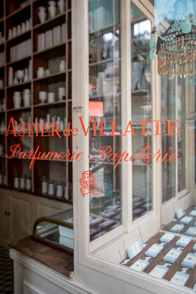 Are new shops all about engages the senses, and trick us, even if just for one moment, that there is no need to rush elsewhere? Judge for yourself, but we think this may be the case.